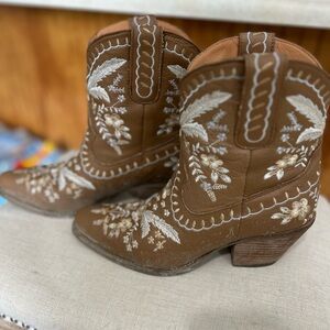 Dingo Tan Embroidered Ankle Booties
